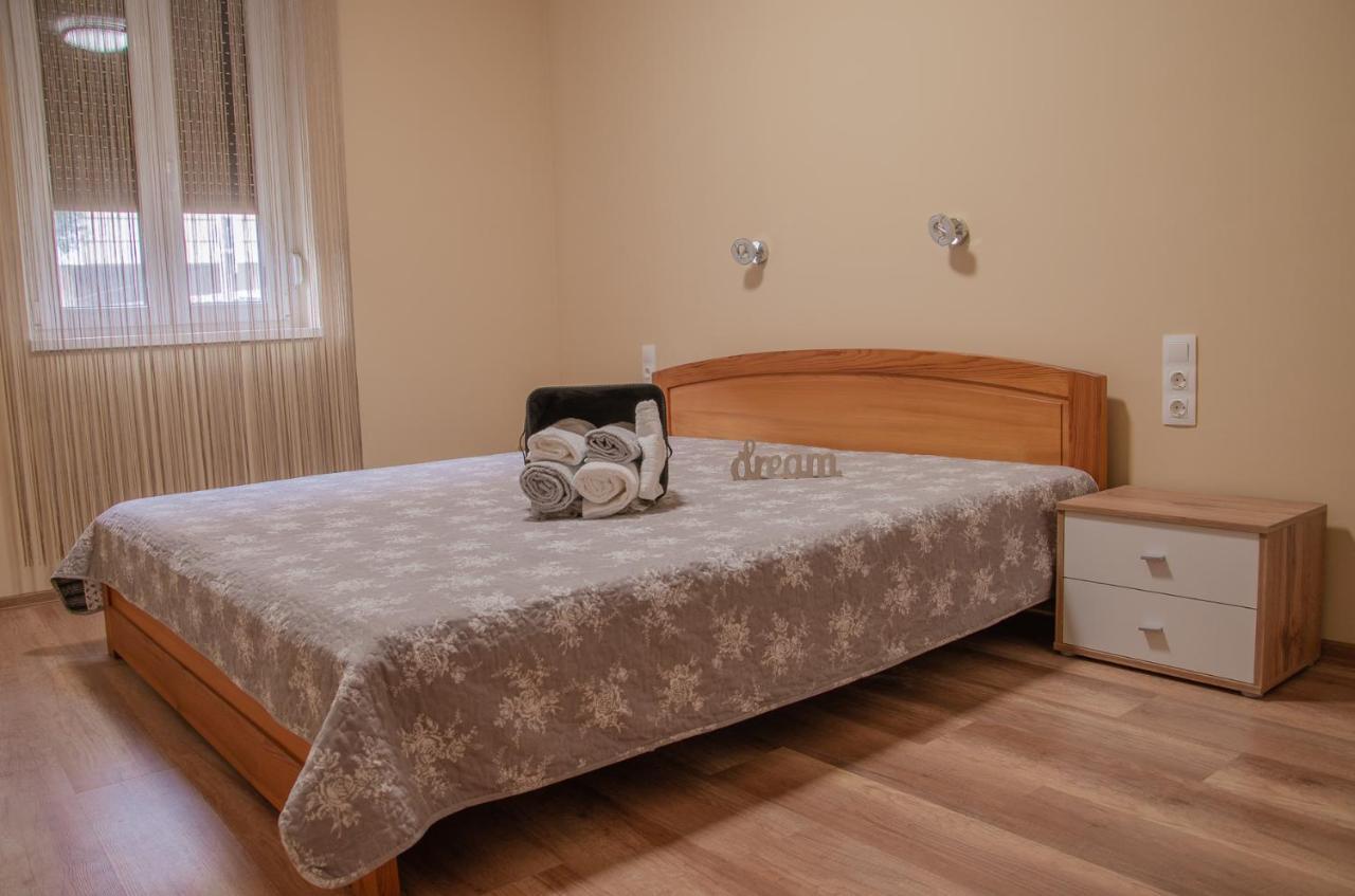 Oros House Apartmanhaz Orosháza Zewnętrze zdjęcie
