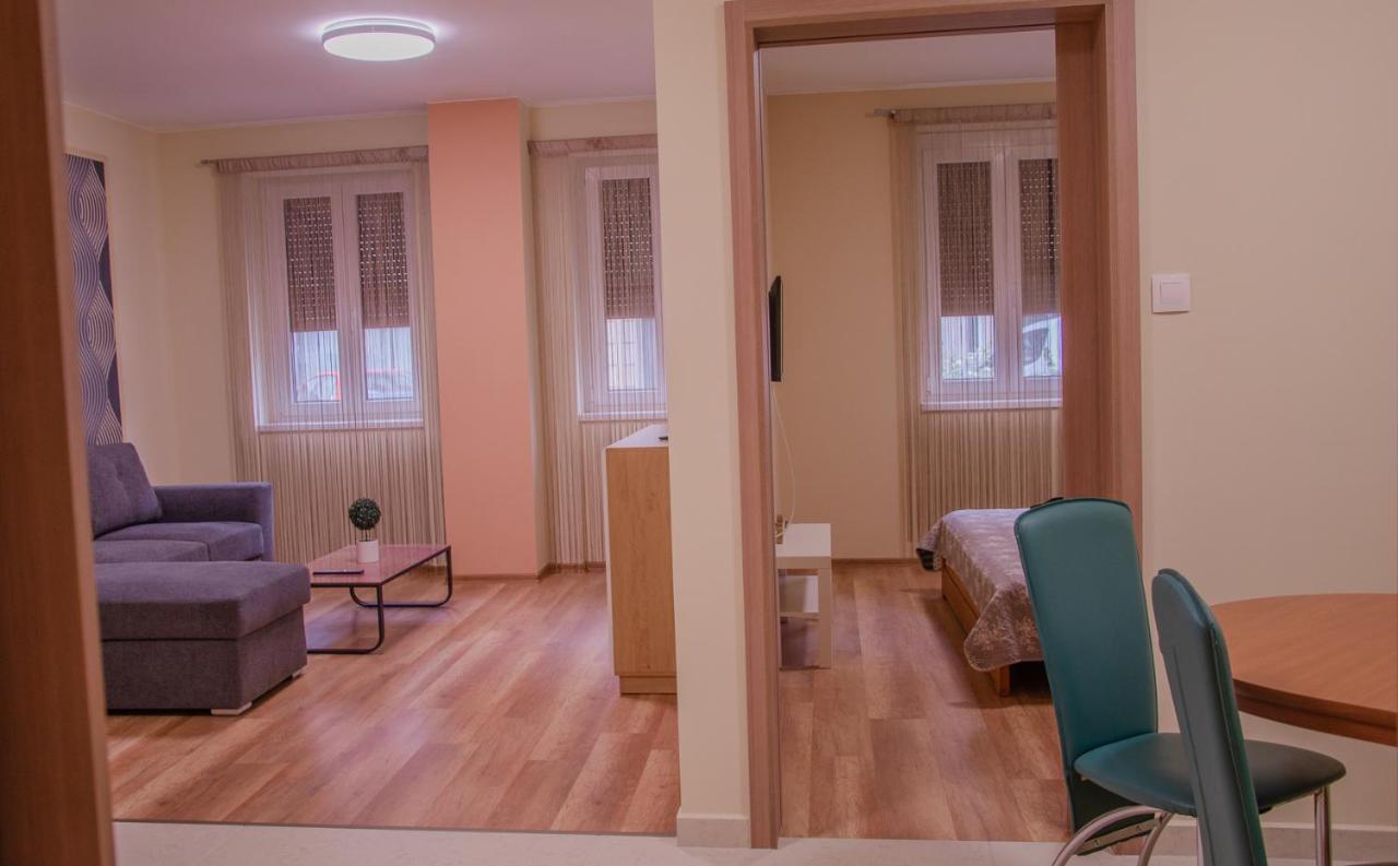 Oros House Apartmanhaz Orosháza Zewnętrze zdjęcie