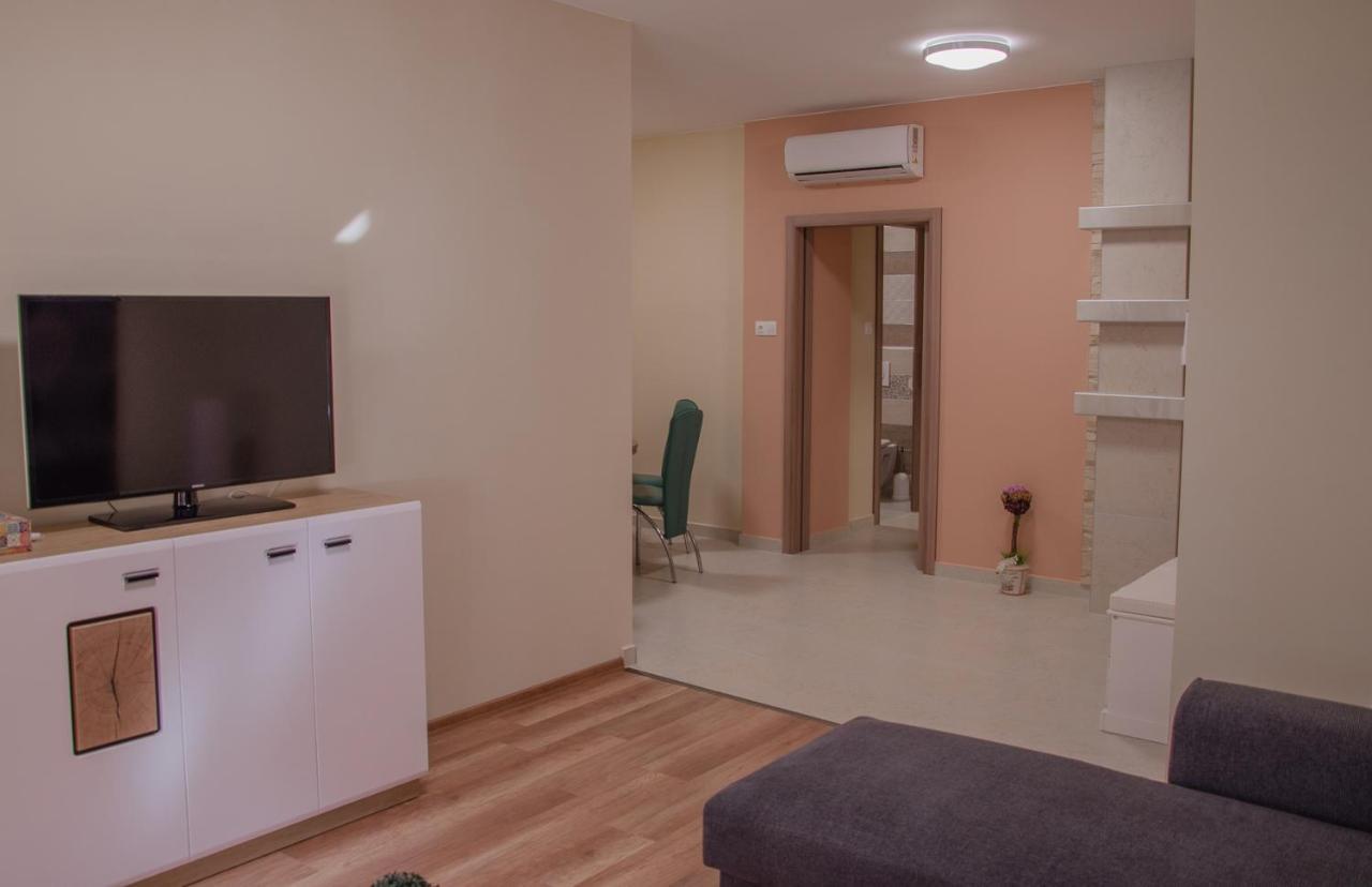 Oros House Apartmanhaz Orosháza Zewnętrze zdjęcie