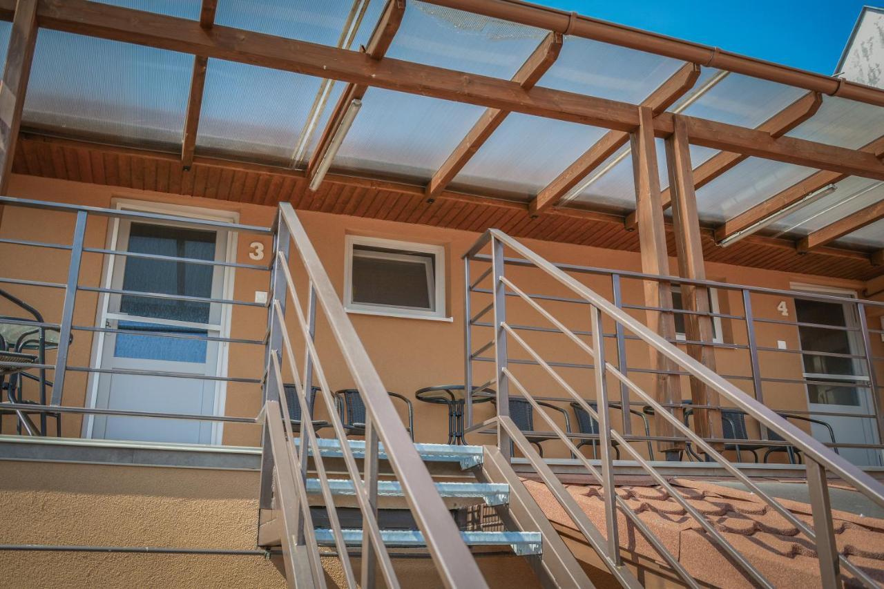 Oros House Apartmanhaz Orosháza Zewnętrze zdjęcie